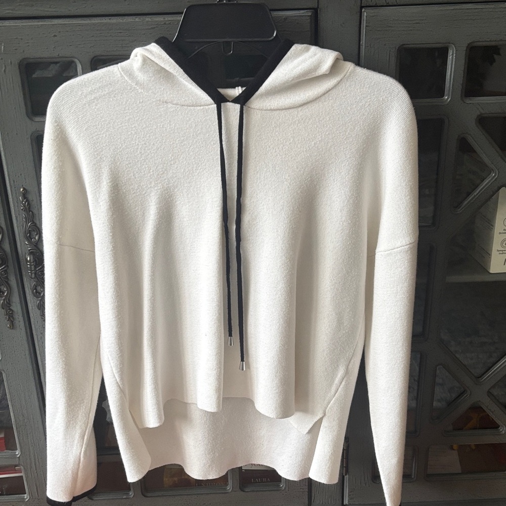 Cyrus White Hoodie Sweatshirt